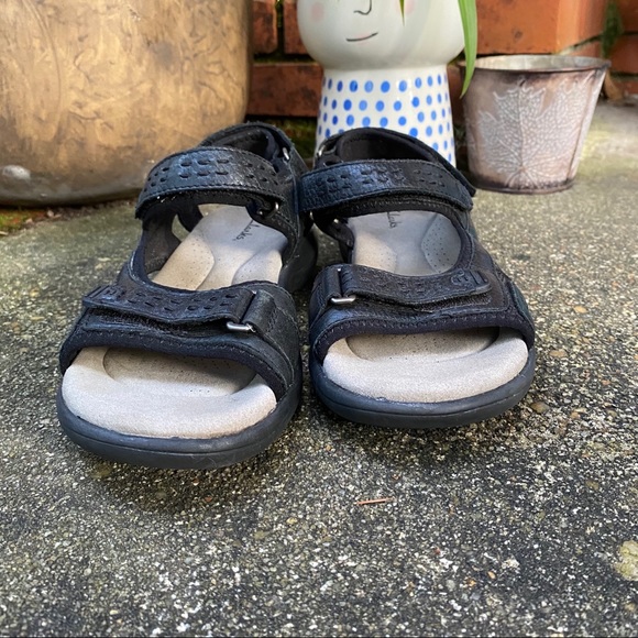 Clarks Women's Velcro Sandals - Picture 3 of 7